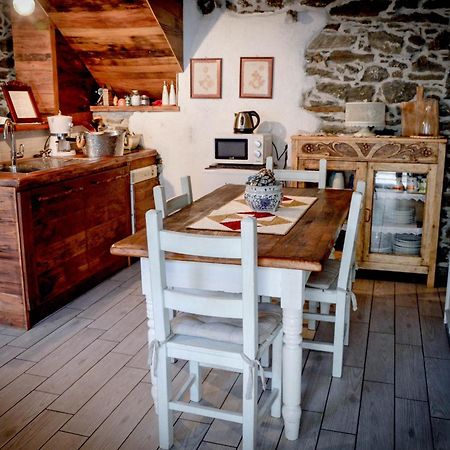Chalet In Pietra E Legno Con Caminetto Inverso Pinasca Luaran gambar