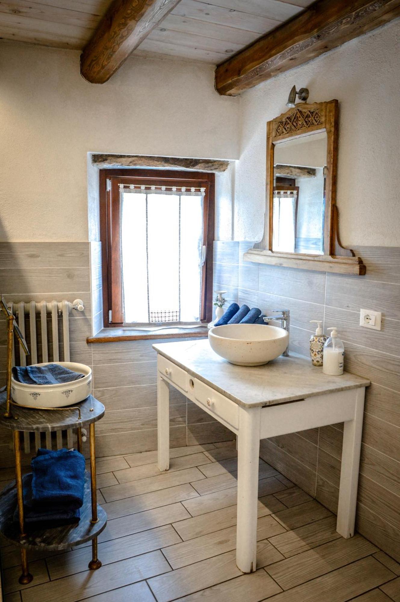 Chalet In Pietra E Legno Con Caminetto Inverso Pinasca Luaran gambar