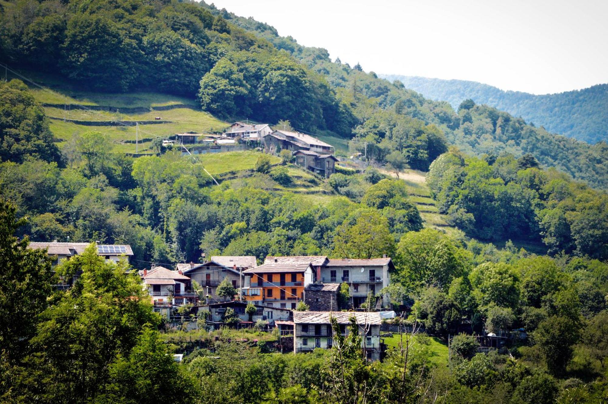 Chalet In Pietra E Legno Con Caminetto Inverso Pinasca Luaran gambar