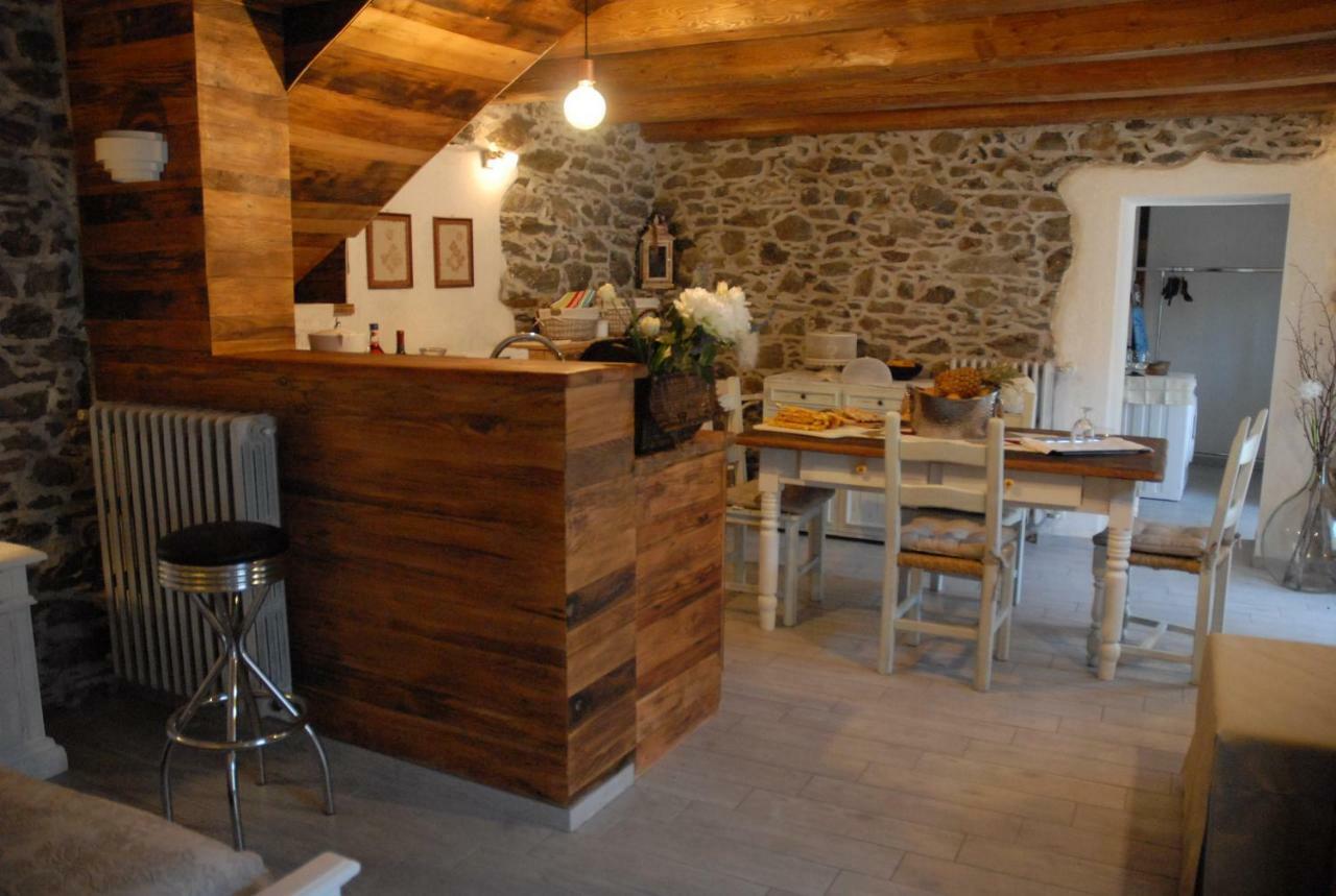 Chalet In Pietra E Legno Con Caminetto Inverso Pinasca Luaran gambar